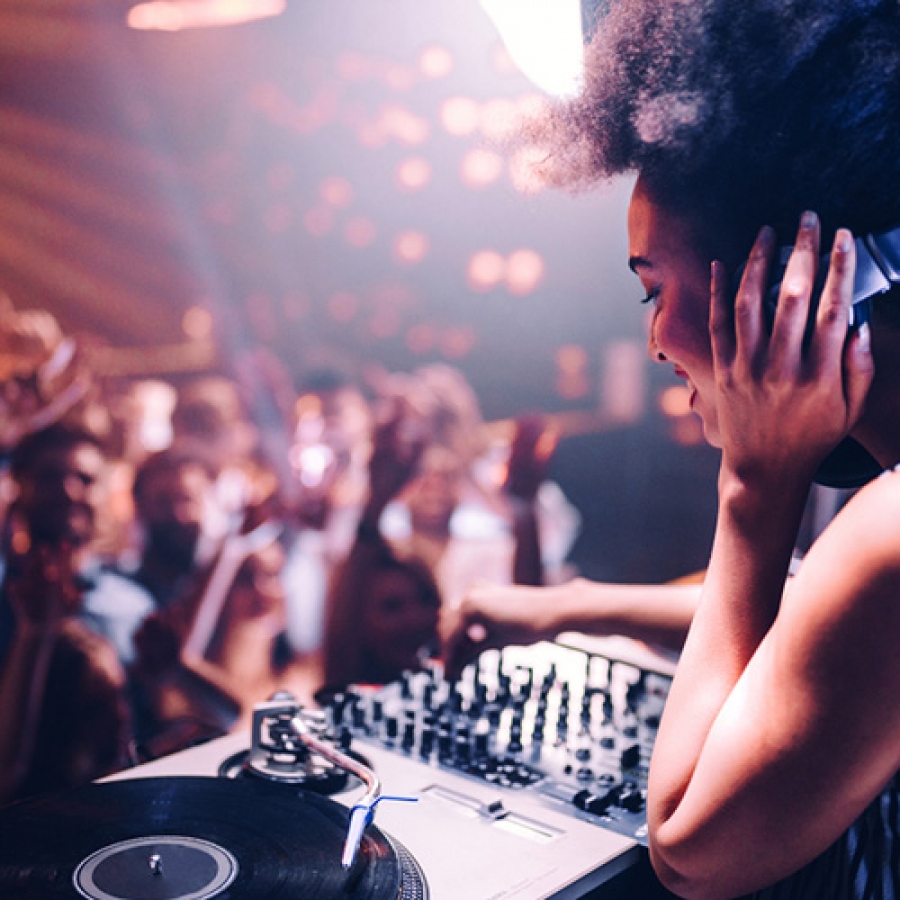  DJ, DeeJay service per Eventi  e feste aziendali Firenze Siena e Arezzo in Toscana